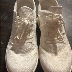 On Cloud Tennis Shoes